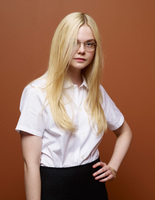 Elle Fanning longsleeve t-shirt #2123797