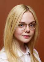 Elle Fanning longsleeve t-shirt #2123799