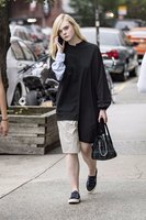Elle Fanning Sweatshirt #2800034