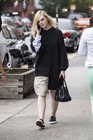 Elle Fanning Sweatshirt #2800041