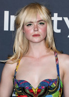 Elle Fanning longsleeve t-shirt #2864350