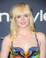 Elle Fanning longsleeve t-shirt #2864362