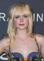 Elle Fanning longsleeve t-shirt #2864375