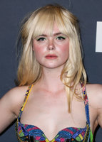 Elle Fanning longsleeve t-shirt #2864390