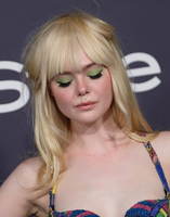 Elle Fanning longsleeve t-shirt #2864442