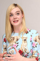Elle Fanning longsleeve t-shirt #2864473