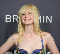 Elle Fanning longsleeve t-shirt #2864507