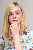 Elle Fanning mug #G1106682