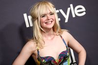 Elle Fanning Sweatshirt #2864618