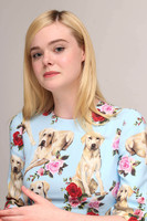 Elle Fanning tote bag #G1106755