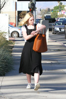 Elle Fanning Sweatshirt #2913504