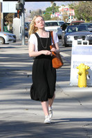 Elle Fanning Sweatshirt #2913530