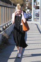 Elle Fanning hoodie #2913587