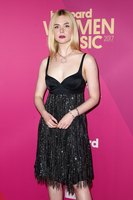 Elle Fanning Sweatshirt #2913629