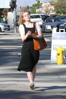 Elle Fanning Sweatshirt #2913634