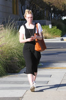 Elle Fanning hoodie #2913650