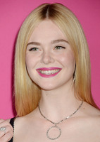 Elle Fanning hoodie #2913658