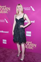 Elle Fanning hoodie #2913662