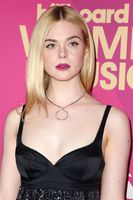 Elle Fanning longsleeve t-shirt #2913668