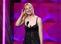 Elle Fanning t-shirt #2913705