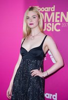 Elle Fanning t-shirt #2913706