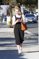 Elle Fanning Sweatshirt #2913719