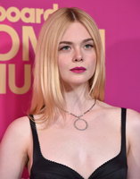 Elle Fanning longsleeve t-shirt #2913729