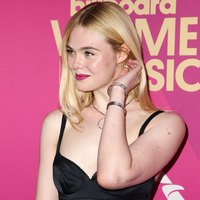 Elle Fanning longsleeve t-shirt #2913732