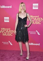 Elle Fanning longsleeve t-shirt #2913738