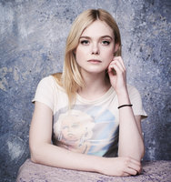 Elle Fanning tote bag #G1255988