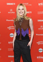 Elle Fanning Sweatshirt #3013994