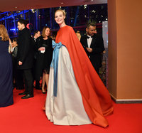 Elle Fanning Sweatshirt #3072789