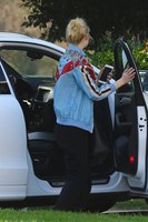 Elle Fanning hoodie #3099597