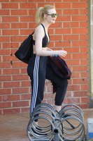 Elle Fanning Sweatshirt #3124613