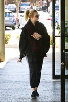 Elle Fanning hoodie #3124686