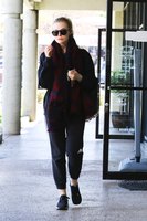 Elle Fanning Sweatshirt #3124750