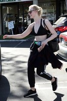 Elle Fanning Sweatshirt #3124751