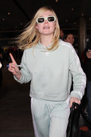 Elle Fanning Sweatshirt #3124781