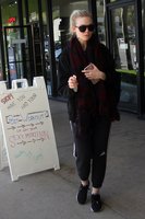 Elle Fanning Sweatshirt #3124812