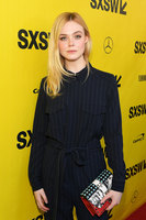 Elle Fanning longsleeve t-shirt #3169756