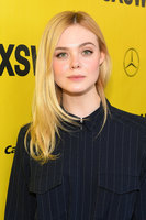 Elle Fanning mug #G1411860