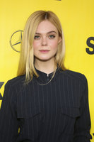 Elle Fanning longsleeve t-shirt #3169773