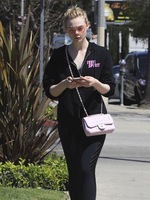 Elle Fanning longsleeve t-shirt #3238419