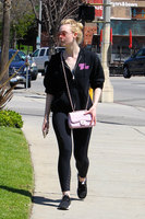 Elle Fanning longsleeve t-shirt #3238480