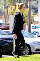 Elle Fanning Sweatshirt #3238485