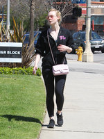 Elle Fanning longsleeve t-shirt #3238501