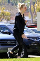 Elle Fanning Sweatshirt #3238517