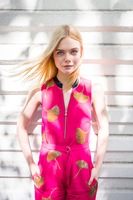 Elle Fanning longsleeve t-shirt #3666111