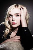 Elle Fanning tote bag #G2295643