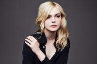 Elle Fanning tote bag #G2295649